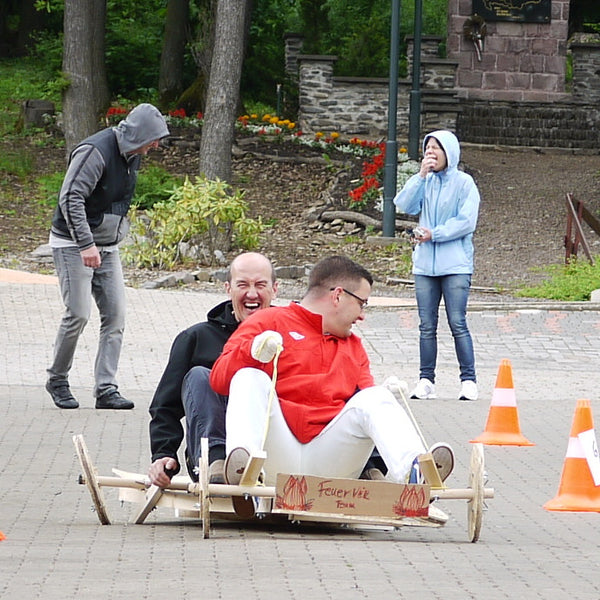 Országúti száguldás – fagokart építés és verseny